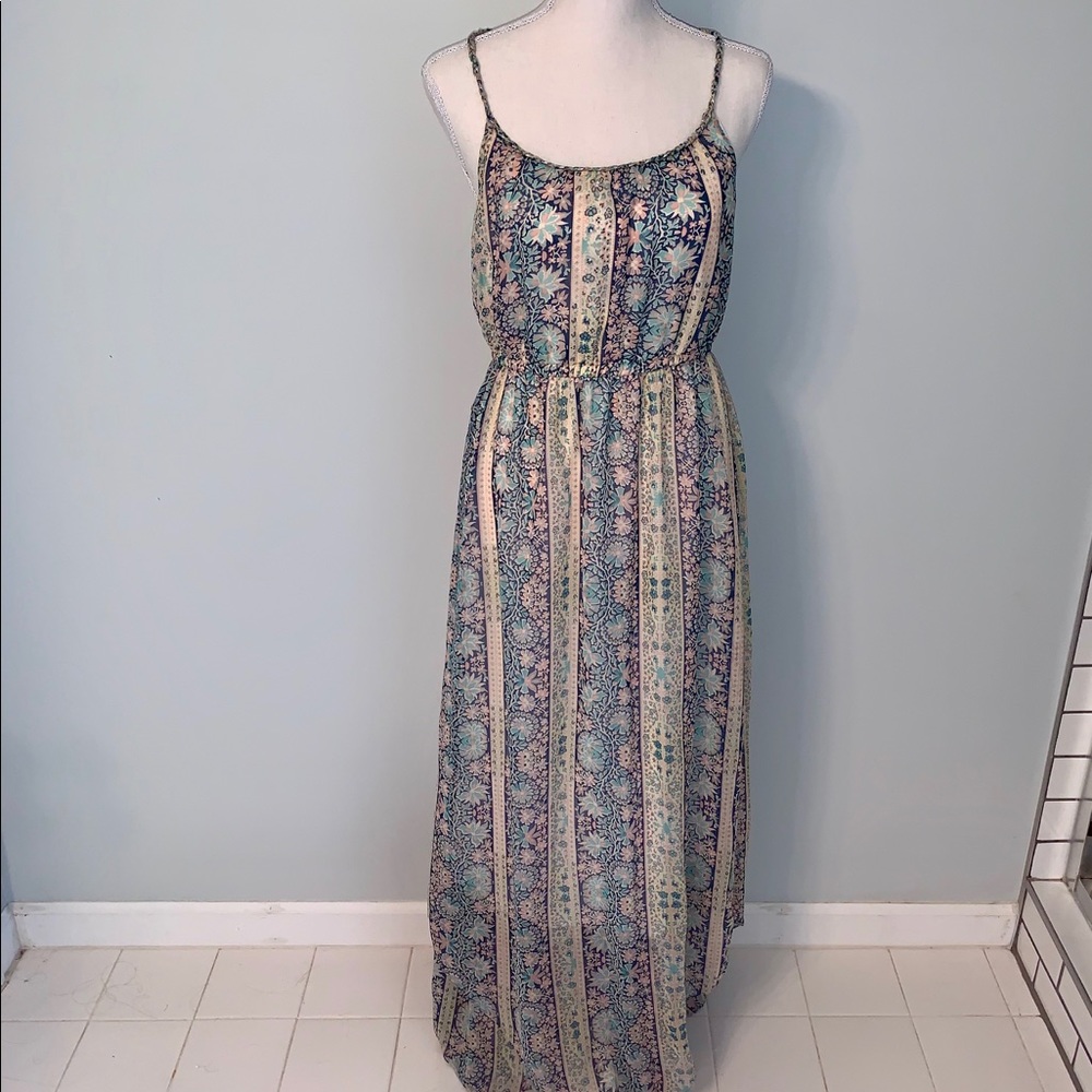 Beautiful maxi dress. Size Small NWT!! 😍